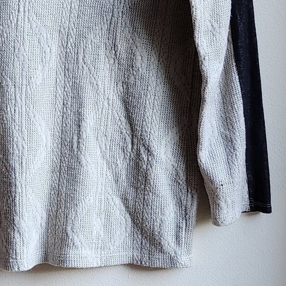 Monteau Light Gray/Black Scoop Neck Sweater Size Small - Picture 9 of 16